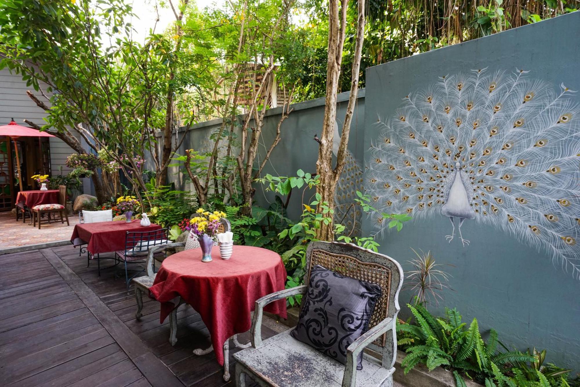 At Pingnakorn Nimman Hotel Chiang Mai Exteriör bild