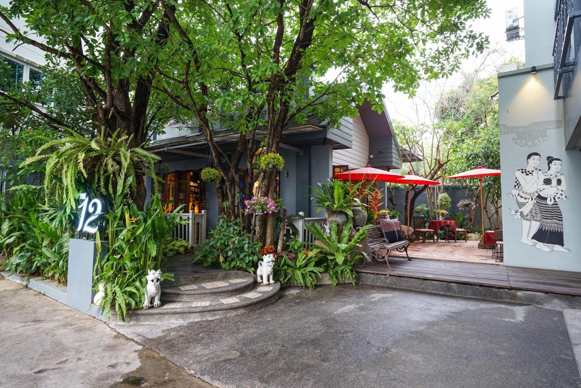 At Pingnakorn Nimman Hotel Chiang Mai Exteriör bild